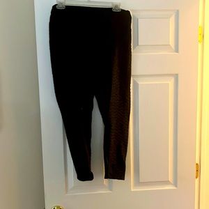 NWT t black textured legging capris. Size XXL
